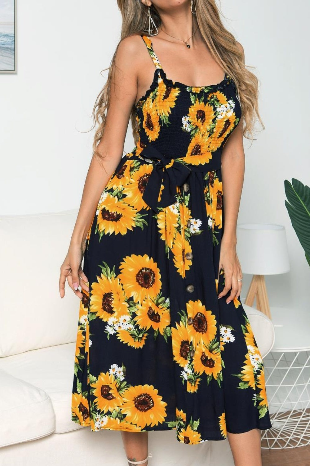 Ärmelloses Camisole-Kleid mit gesmoktem Sonnenblumen-Print