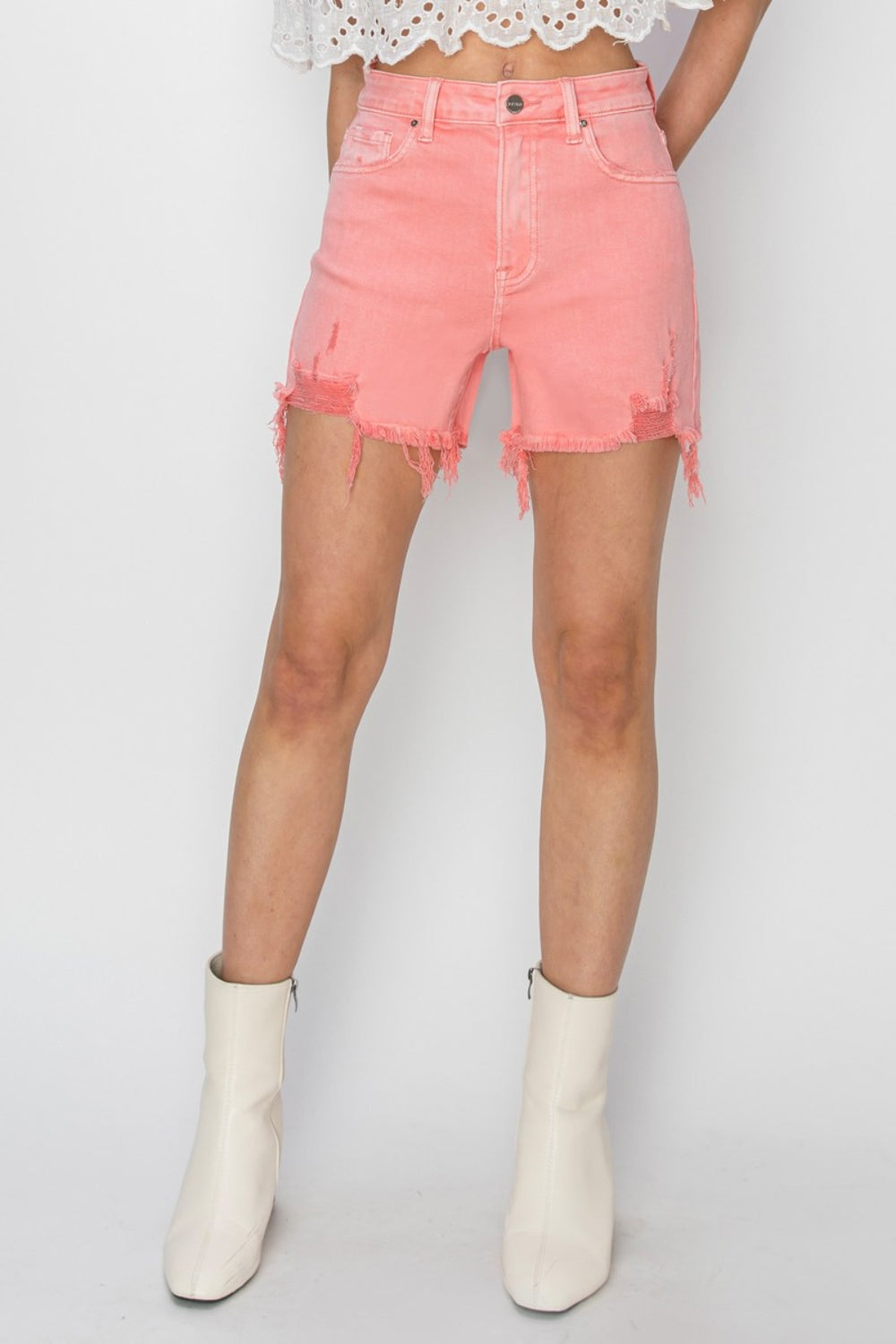 RISEN – High-Waist-Jeansshorts im Distressed-Look