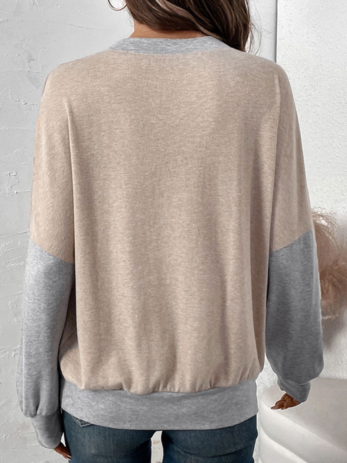 Perfee Contrast Round Neck Long Sleeve T-Shirt