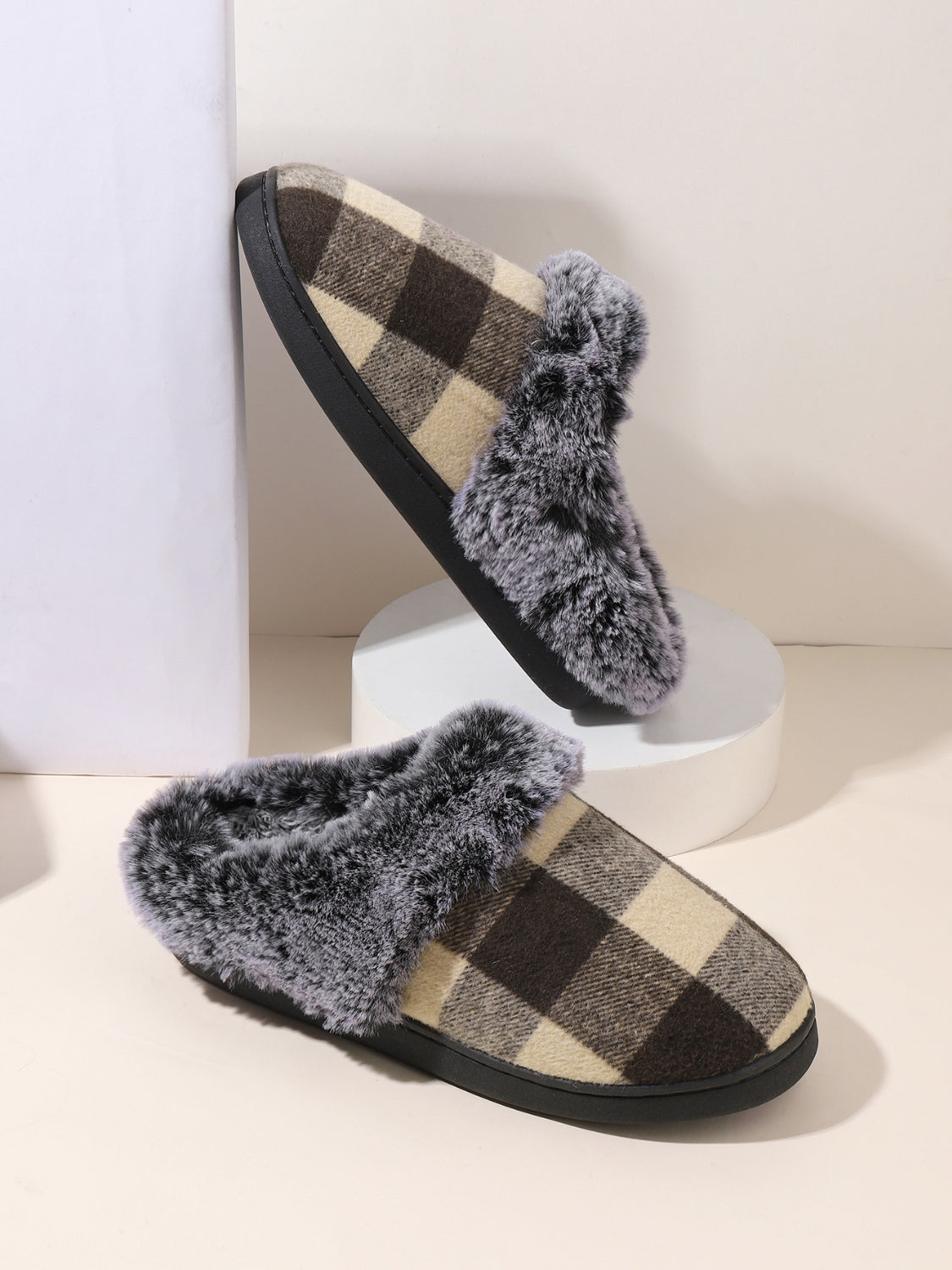 Plaid Furry Round Toe Flat Slippers