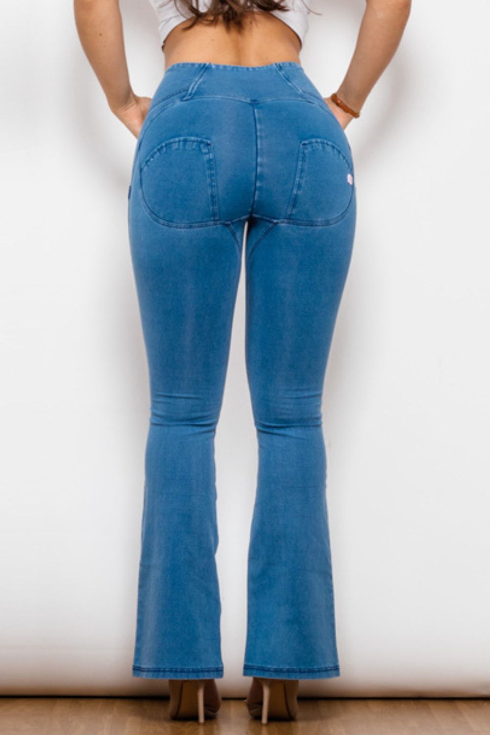 Jeans largos con cinturilla ancha y cremallera