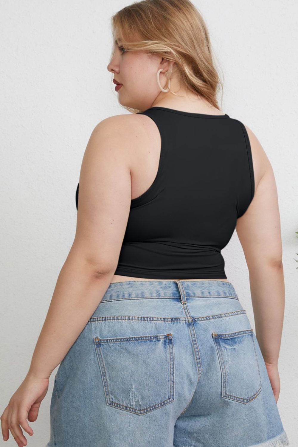 Basic Bae – Schmales Tanktop in voller Größe mit Rundhalsausschnitt