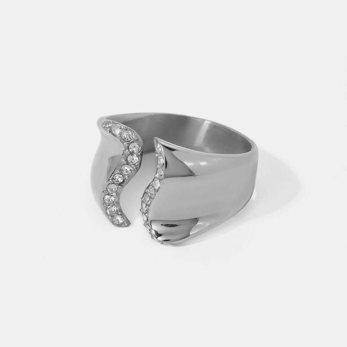 Bypass-Ring aus Edelstahl mit eingelegtem Strass