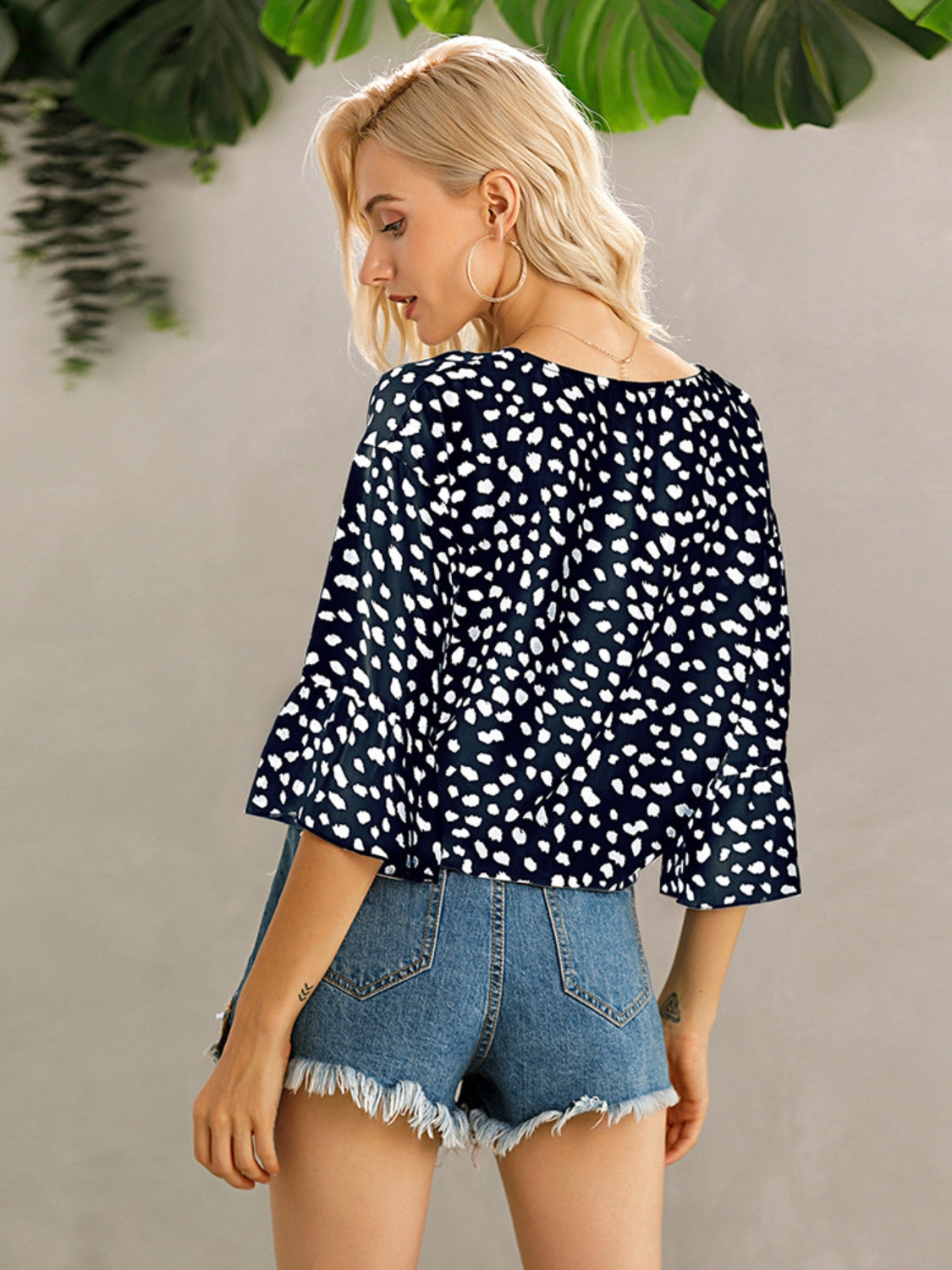 Bluse mit V-Ausschnitt und Knopfleiste, bedruckt