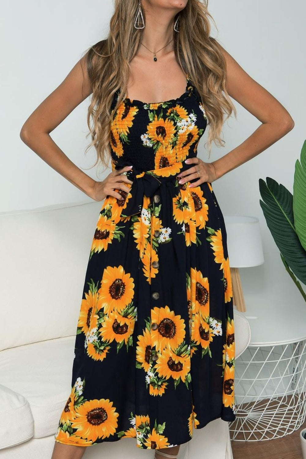 Ärmelloses Camisole-Kleid mit gesmoktem Sonnenblumen-Print