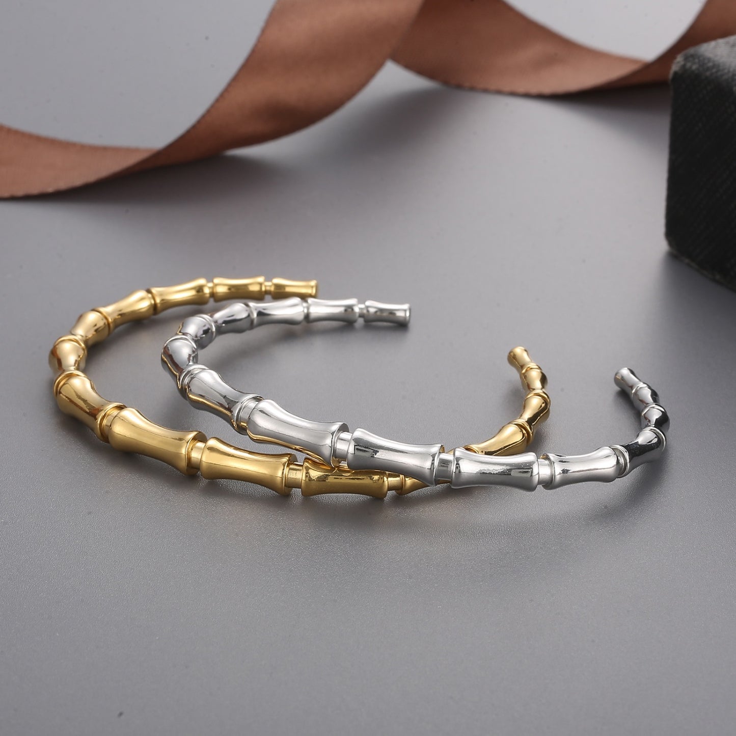 Armband aus Edelstahl in Bambusform