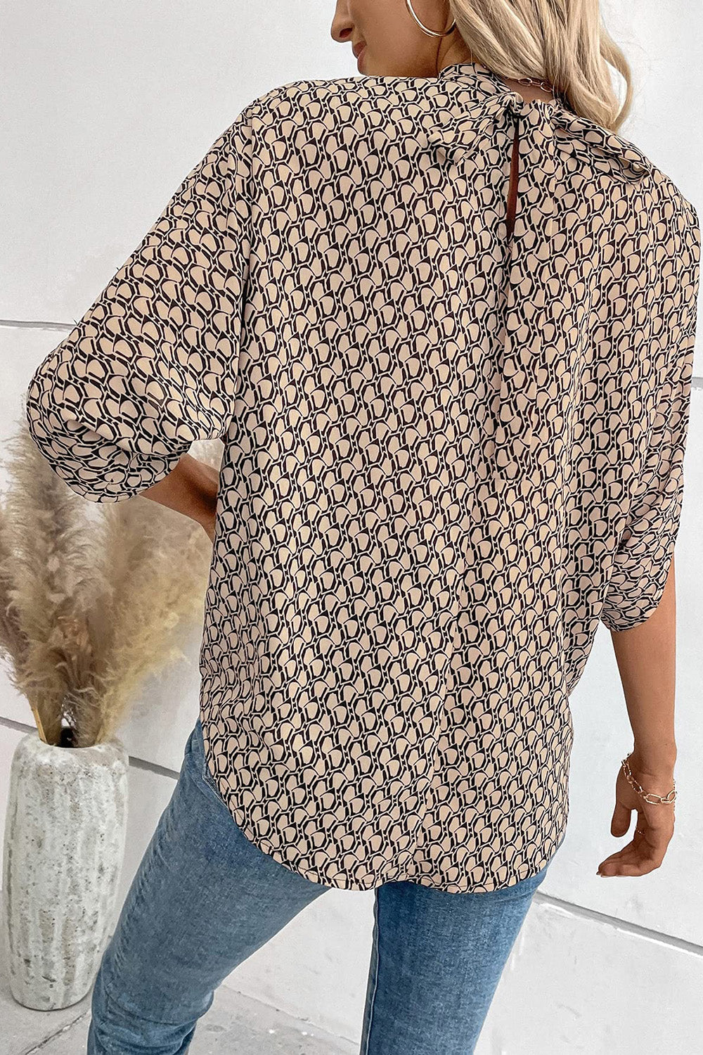 Bluse mit halblangen Ärmeln und Schlitz zum Binden hinten