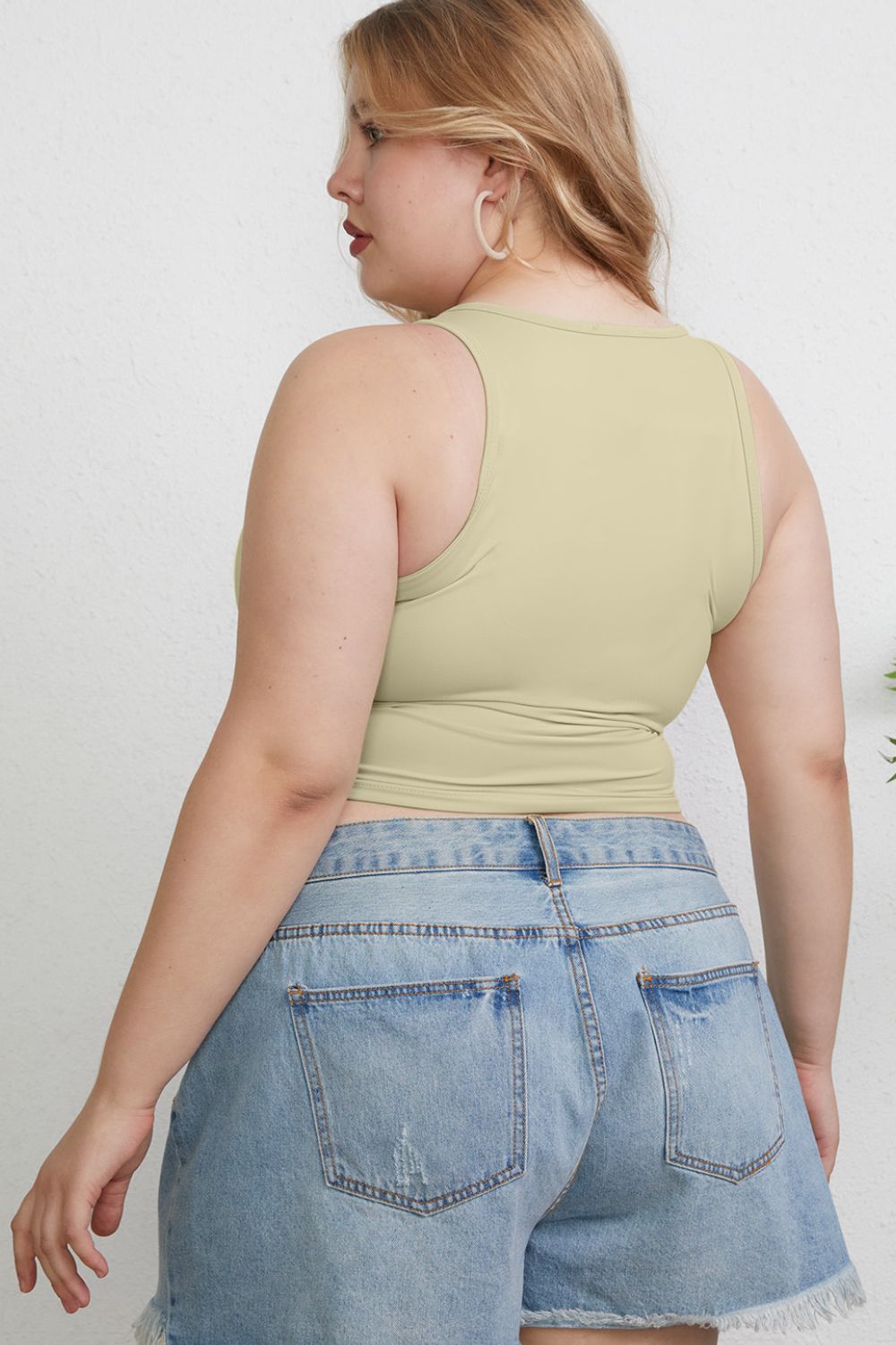 Basic Bae – Schmales Tanktop in voller Größe mit Rundhalsausschnitt