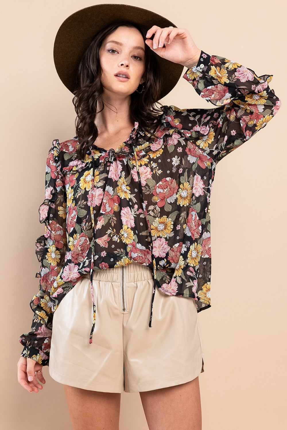 Ces Femme – Langärmlige Bluse mit Rüschenbesatz und Blumenmuster