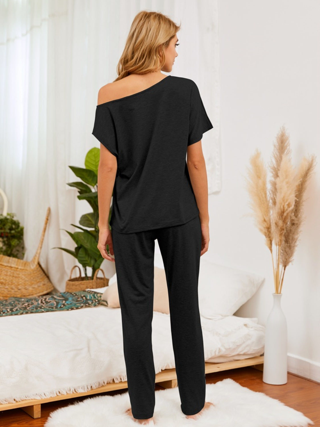 Conjunto lounge de pantalón y top con cuello barco