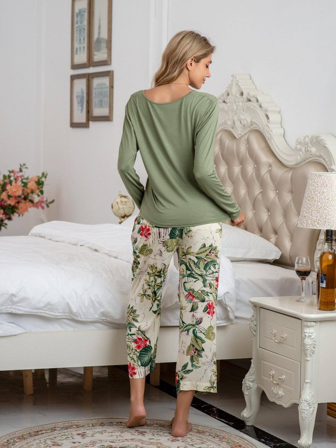 Lounge-Set aus Top mit Rundhalsausschnitt und bedruckter Hose