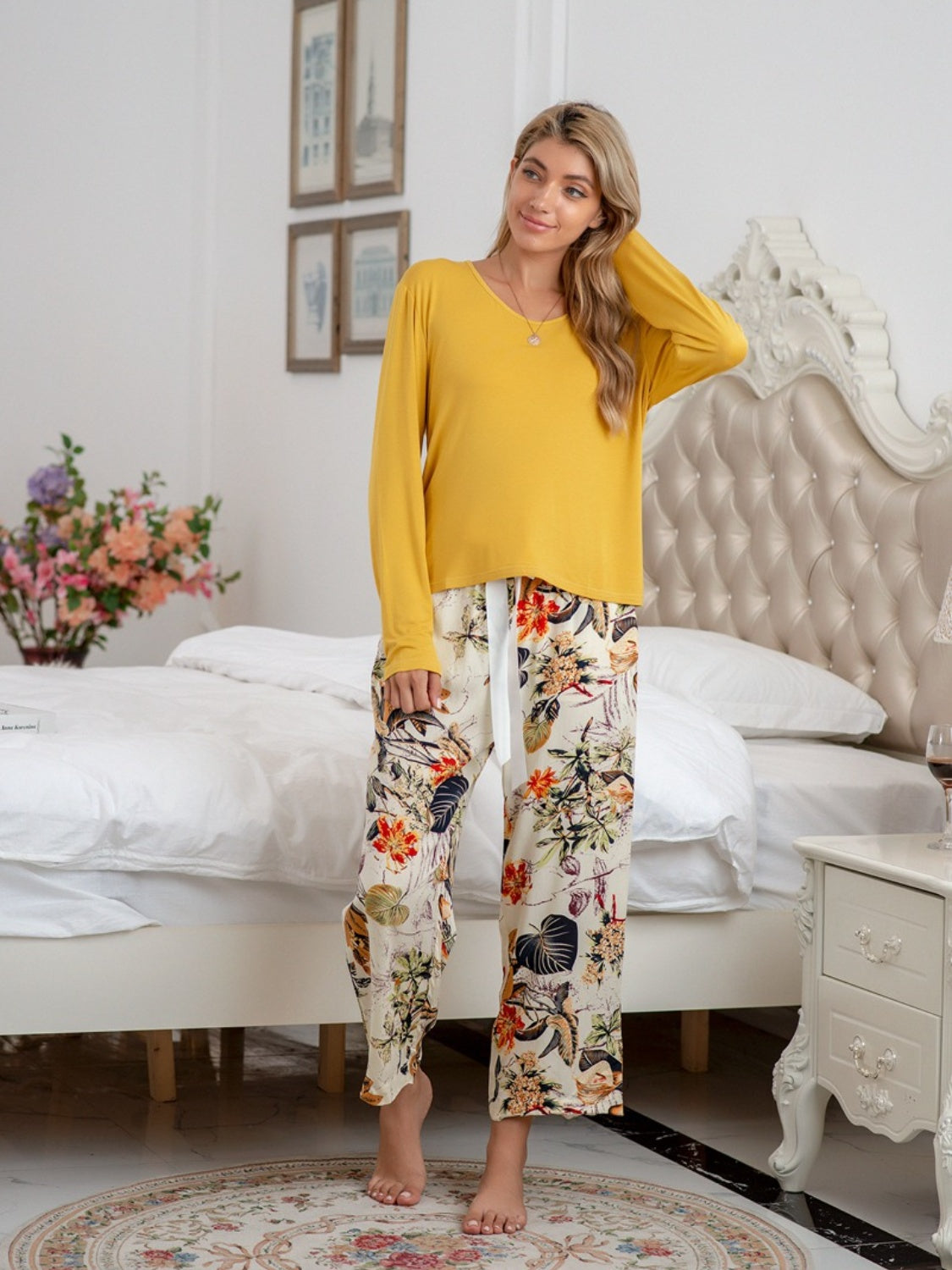 Lounge-Set aus Top mit Rundhalsausschnitt und bedruckter Hose