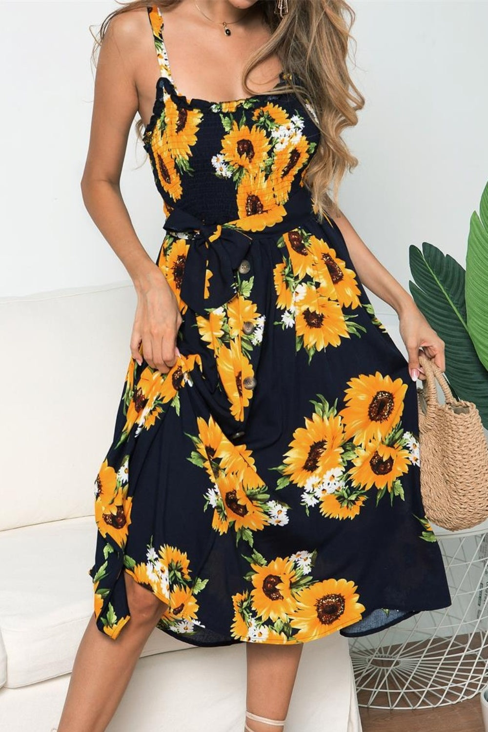 Ärmelloses Camisole-Kleid mit gesmoktem Sonnenblumen-Print