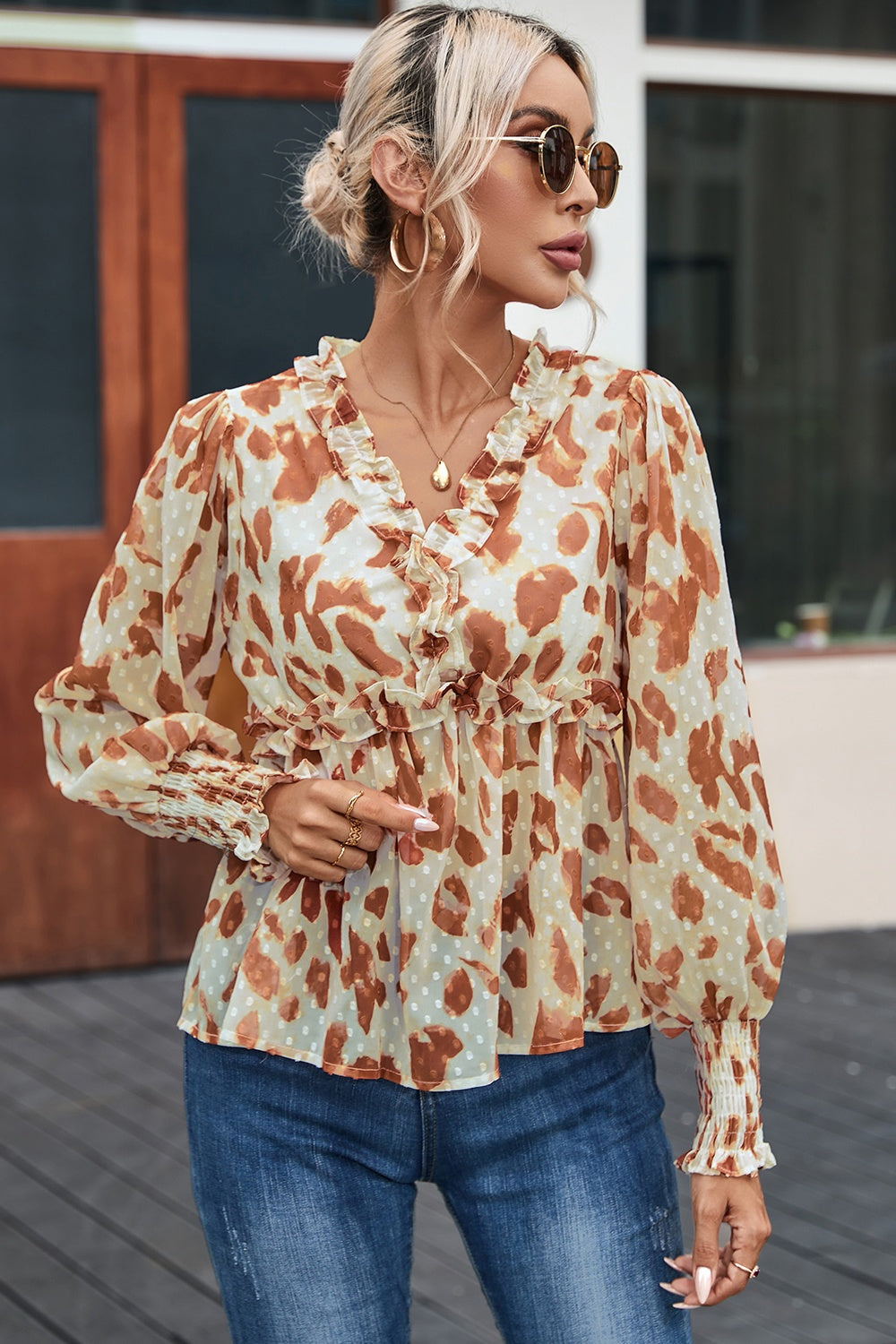 Blusa de manga farol con cuello en V y estampado de volantes