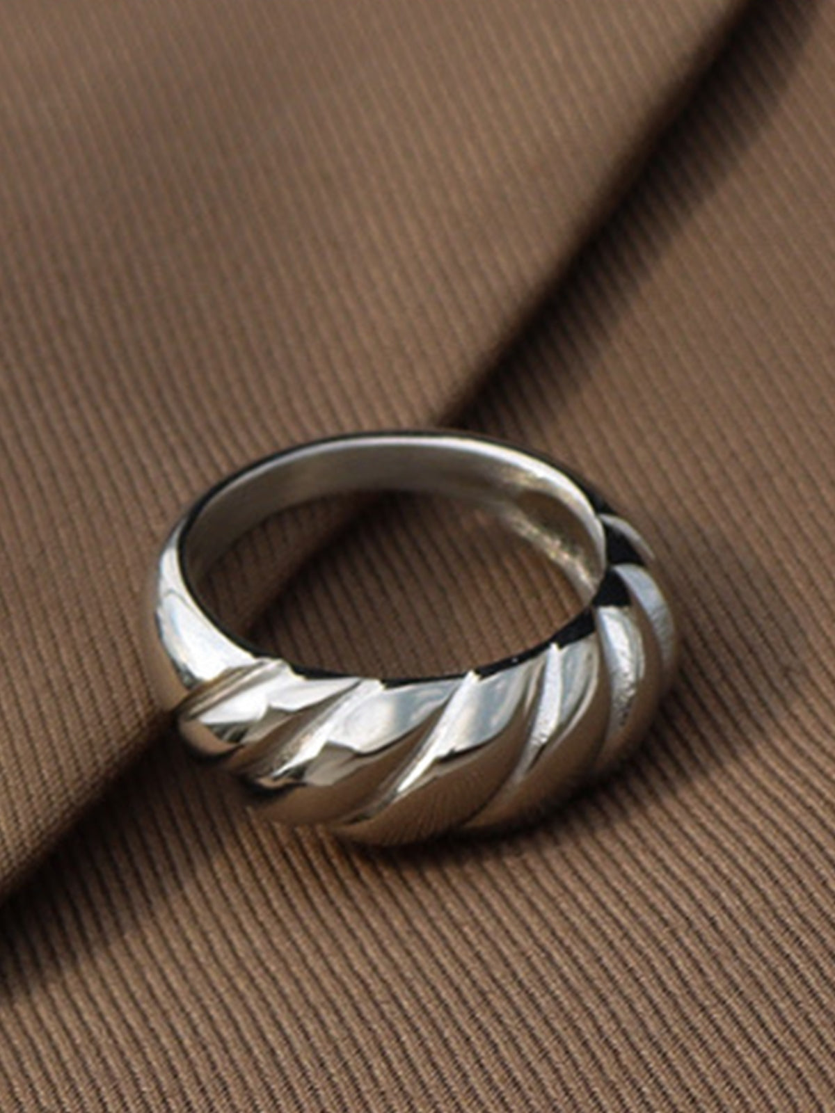 Ribbed Titanium Steel Ring