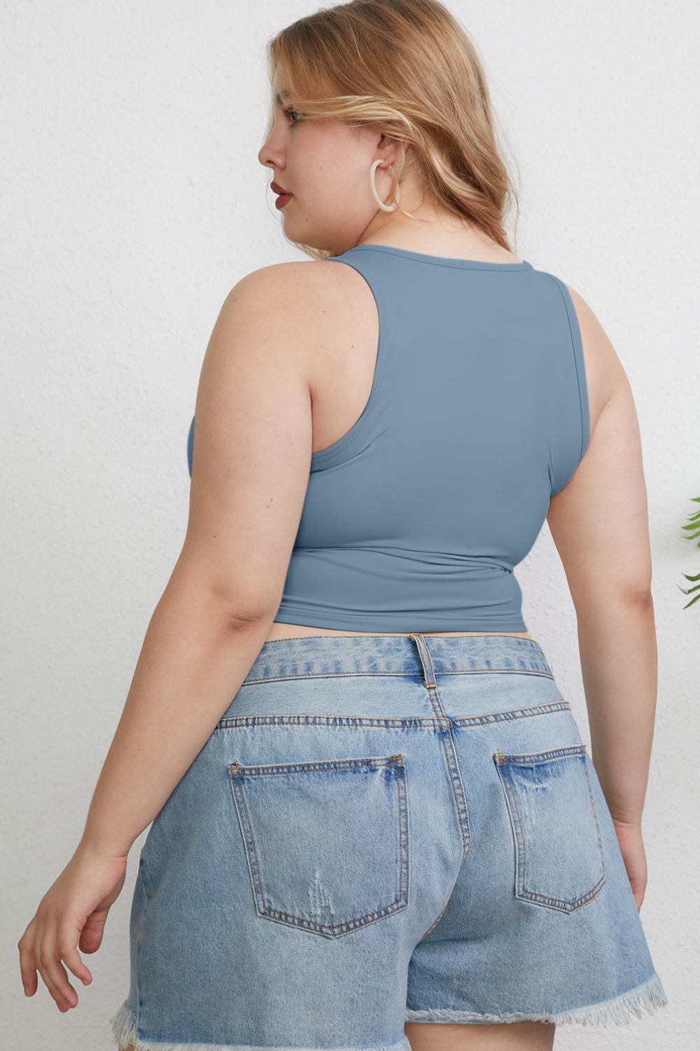 Basic Bae – Schmales Tanktop in voller Größe mit Rundhalsausschnitt