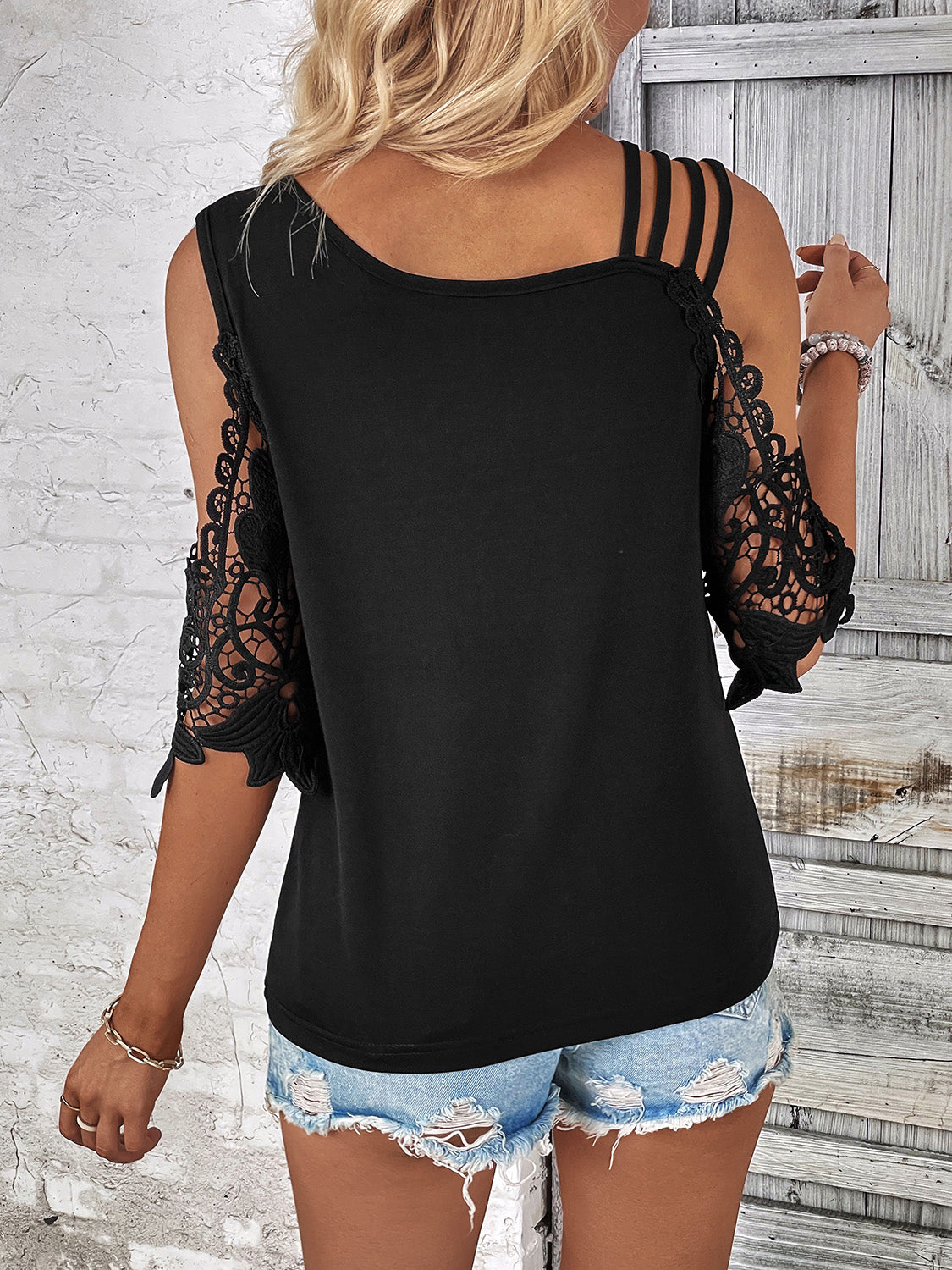 Bluse mit Cold-Shoulder-Trägern und Spitzendetail