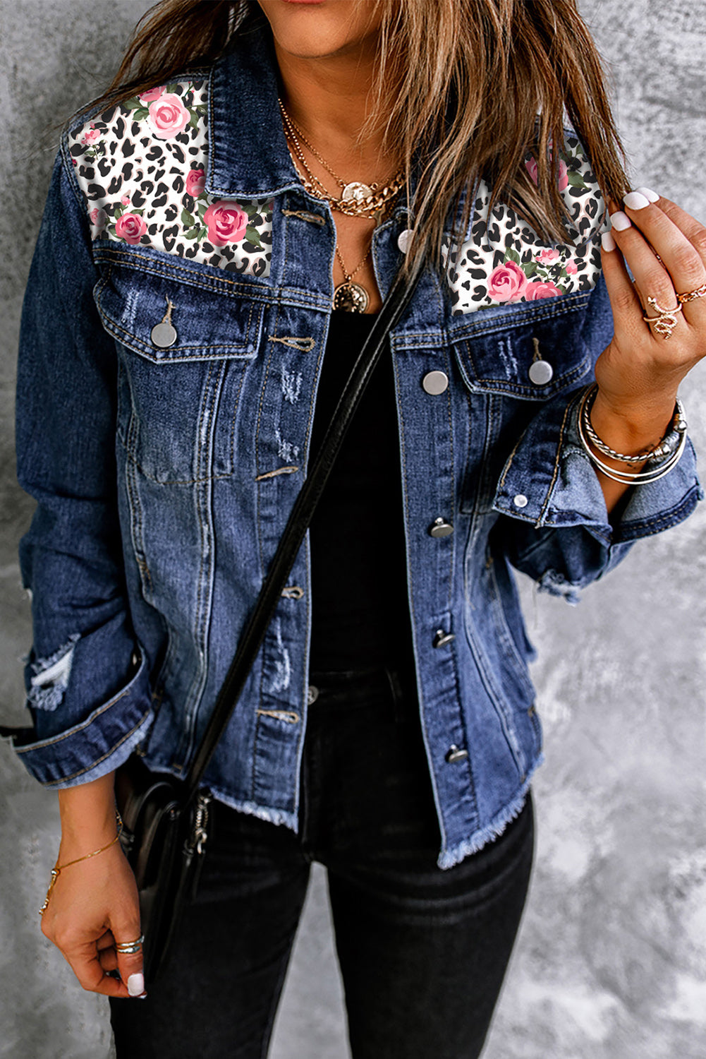 Jeansjacke mit Knopfleiste und Distressed-Print