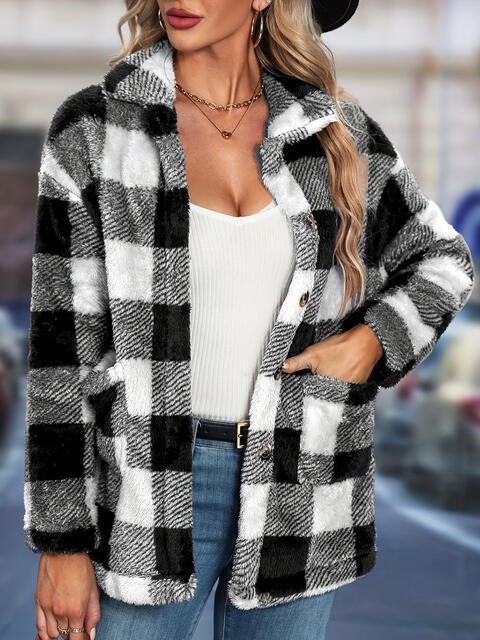 Chaqueta con cuello y botones a cuadros