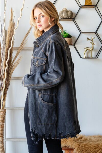 Veveret – Jeansjacke mit Knopfleiste und ausgefranstem Saum