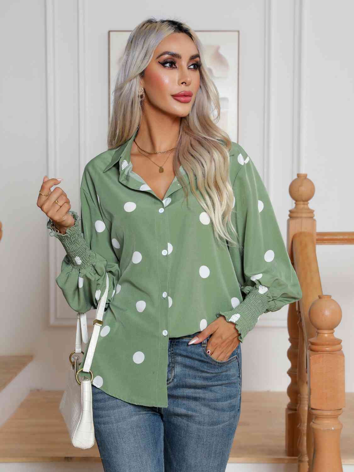 Camisa de manga farol con botones, cuello con cuello y lunares