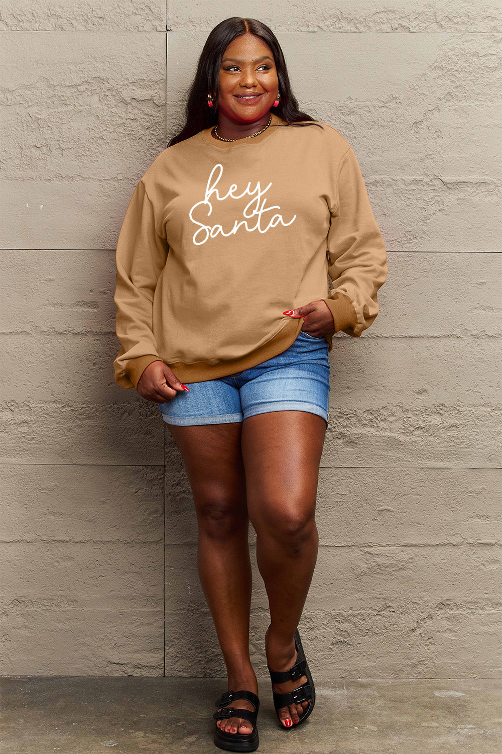 Simply Love – Sweatshirt mit „HEY SANTA“-Grafik in voller Größe