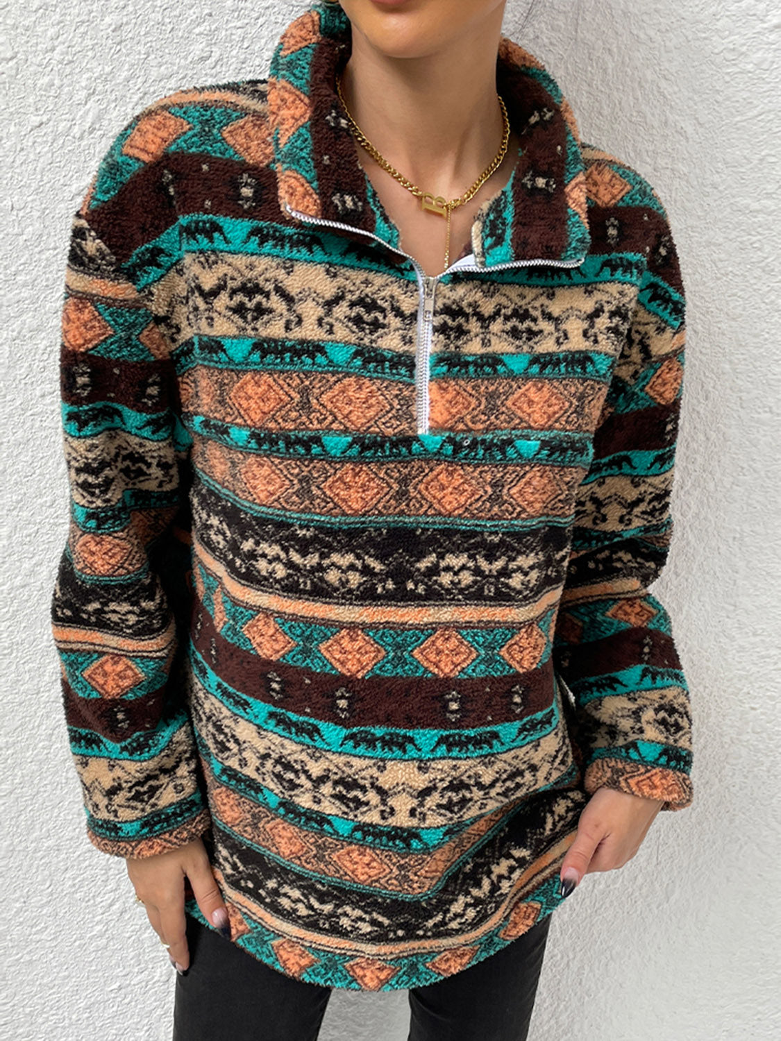 Bedruckter Langarmpullover mit Viertelreißverschluss