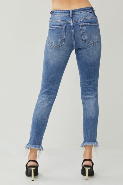 RISEN – Schmale Distressed-Jeans mit ausgefranstem Saum