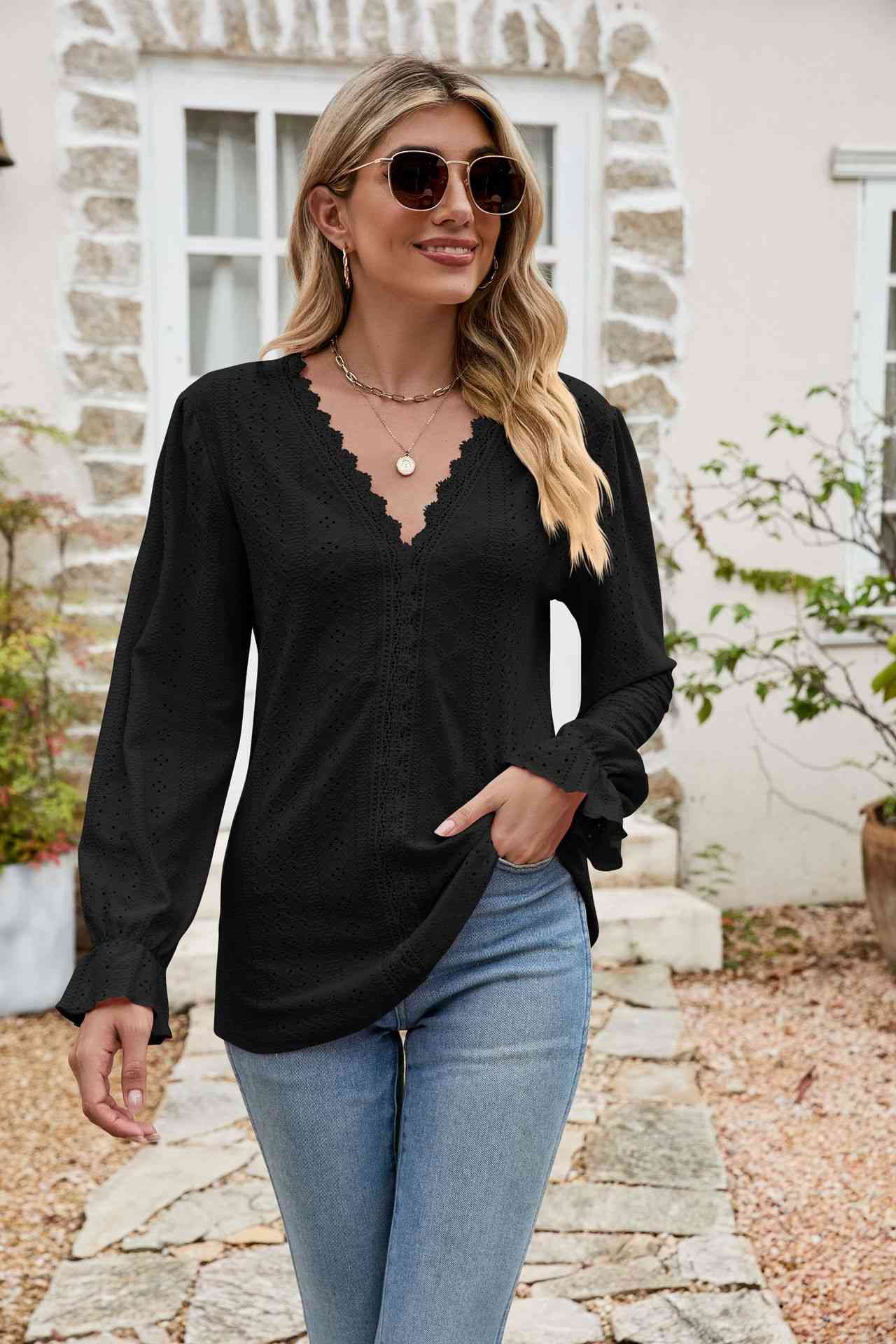 Bluse mit Volantärmeln und Lochspitzenbesatz