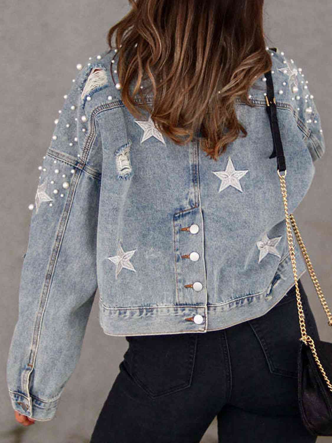 Jeansjacke mit Perlenbesatz und Taschen