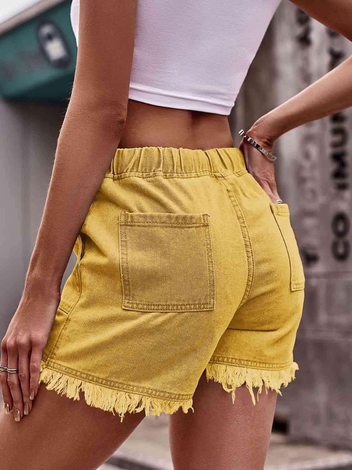 Jeansshorts mit Kordelzug und ungesäumtem Saum