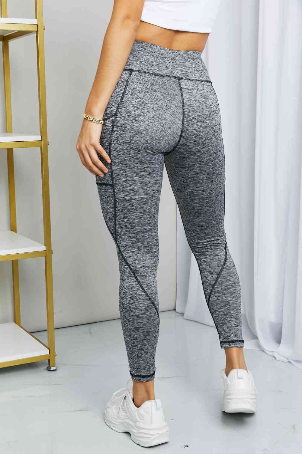 Rae Mode – Melierte Yoga-Leggings in voller Größe mit breitem Bund