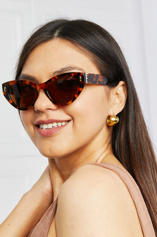 Sonnenbrille mit Schildpatt-Rahmen aus Acetat