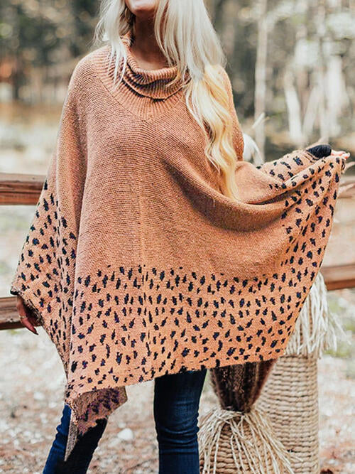 Rollkragenponcho mit Leopardenmuster