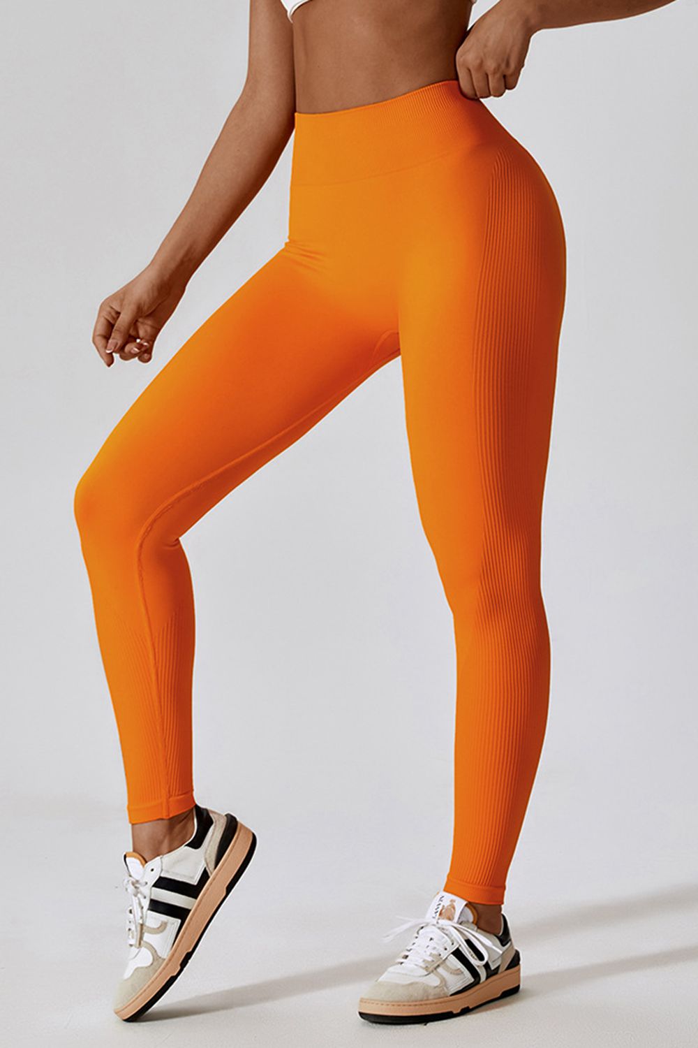 Lange Sport-Leggings mit breitem Bund und schmaler Passform