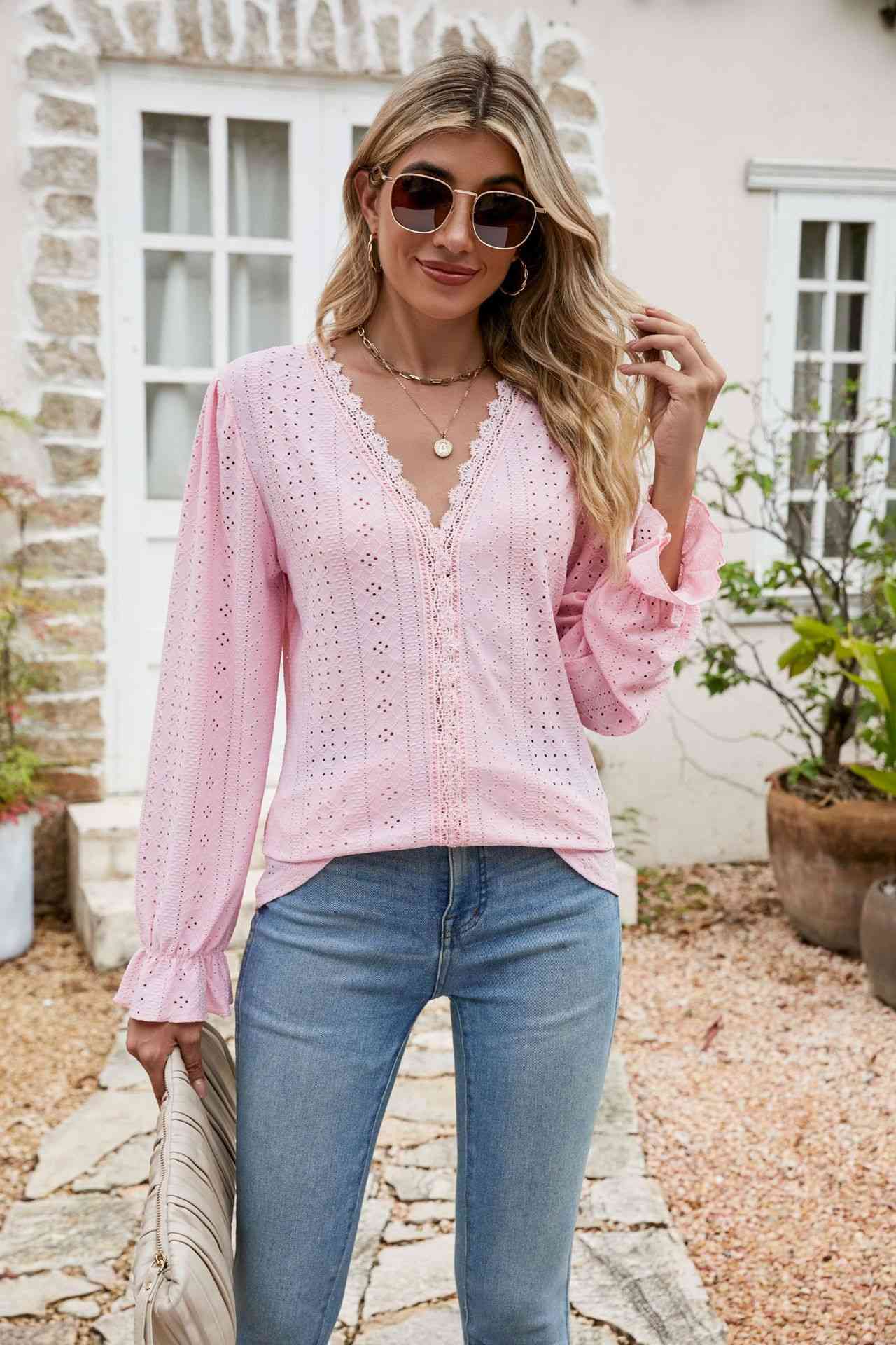 Bluse mit Volantärmeln und Lochspitzenbesatz