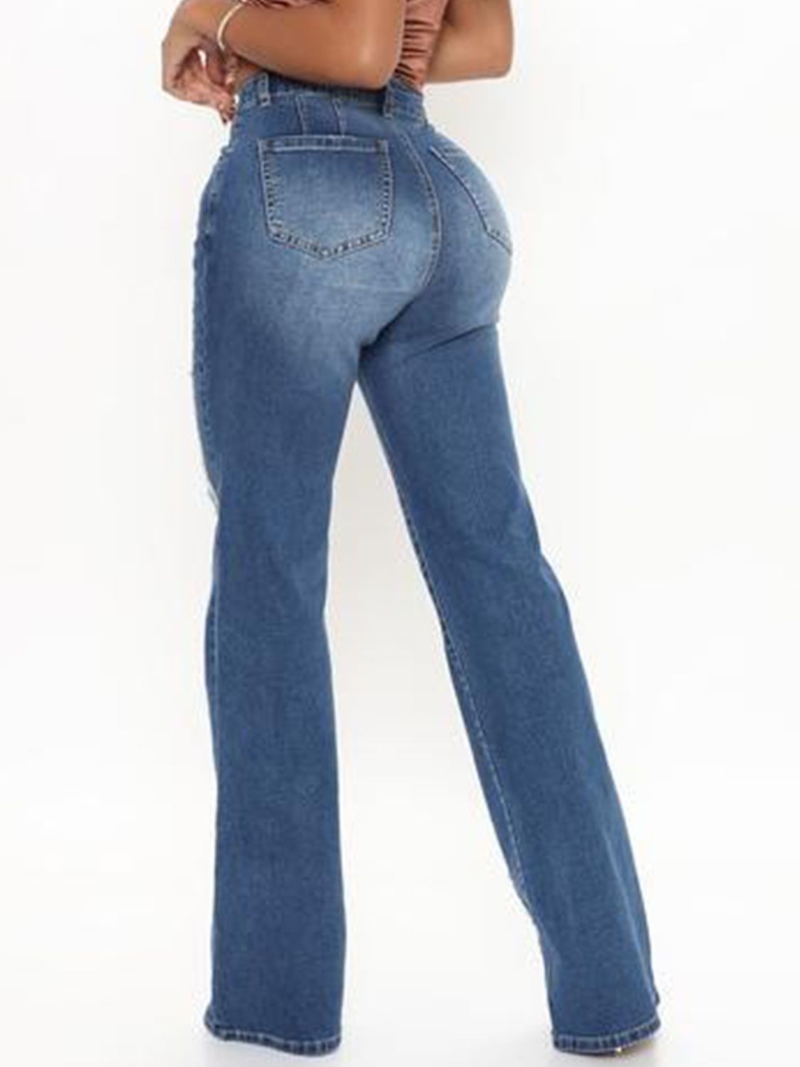 Jeans mit hohem Bund und offenem Saum