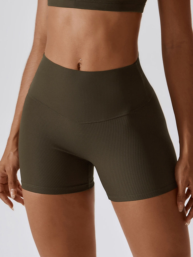 Sport-Shorts mit schmaler Passform und breitem Bund