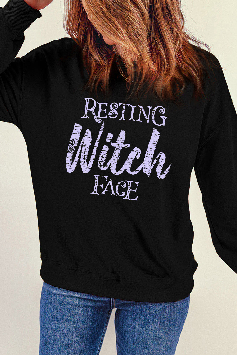 Sweatshirt mit Rundhalsausschnitt und langen Ärmeln und Grafik „RESTING WITCH FACE“