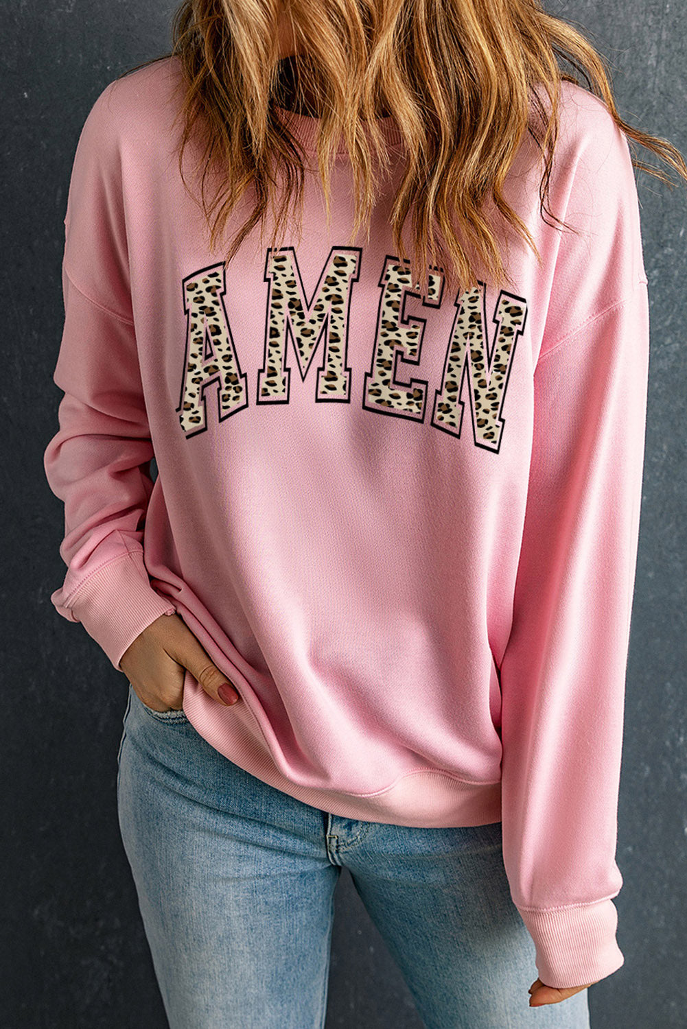 Sweatshirt mit Rundhalsausschnitt, überschnittenen Schultern und AMEN-Grafik