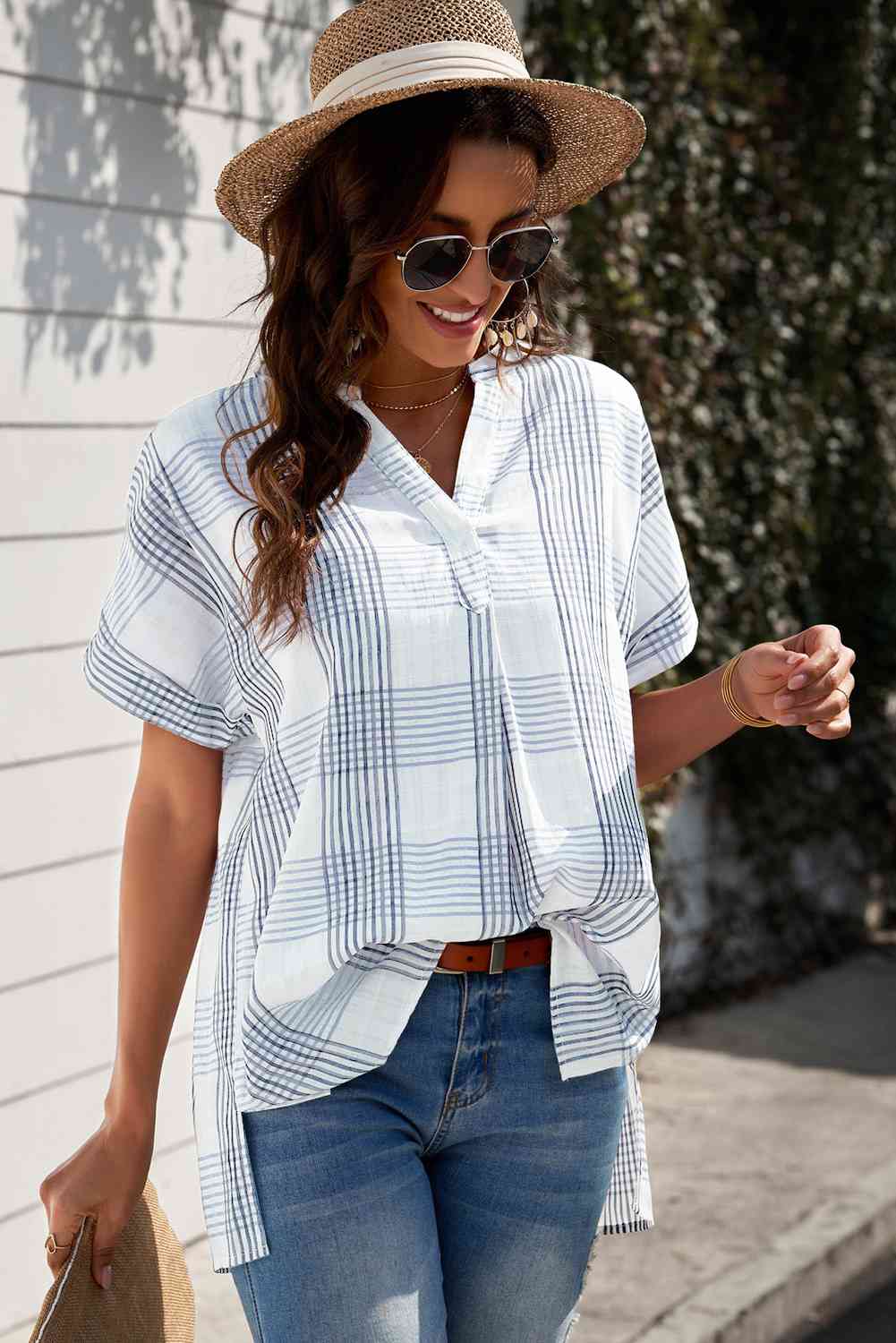 Bluse mit seitlichem Schlitz und Manschetten