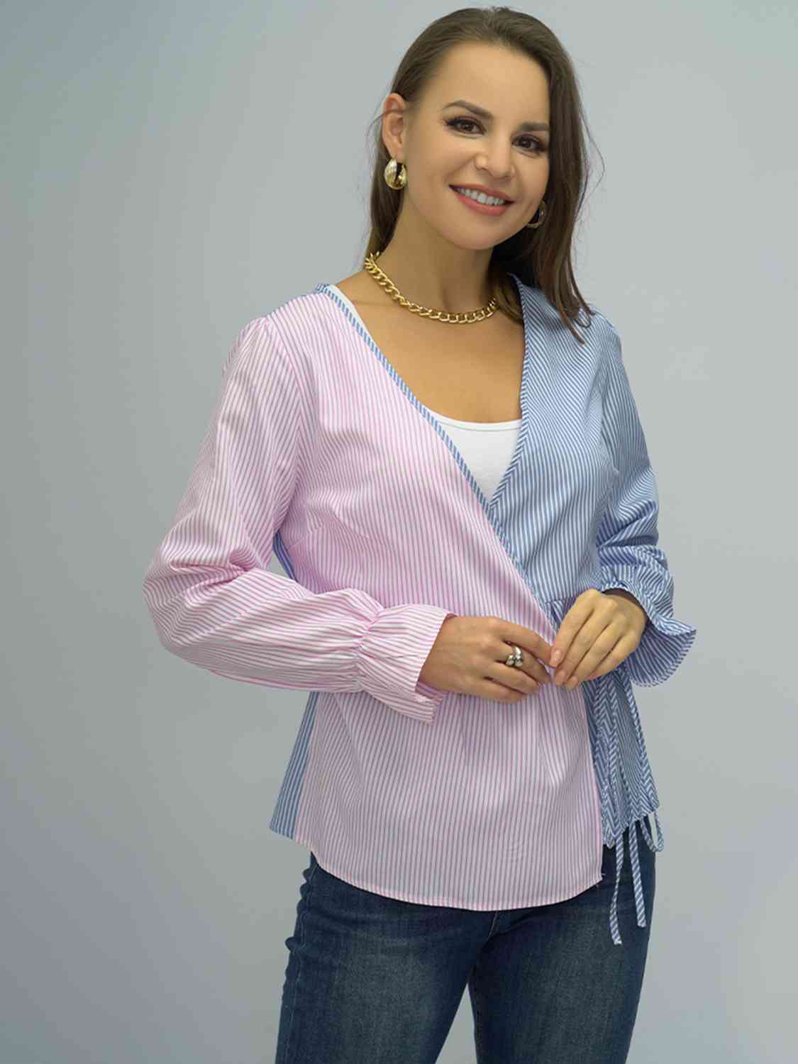 Bluse mit Volantärmeln und kontrastierender Bindedetail