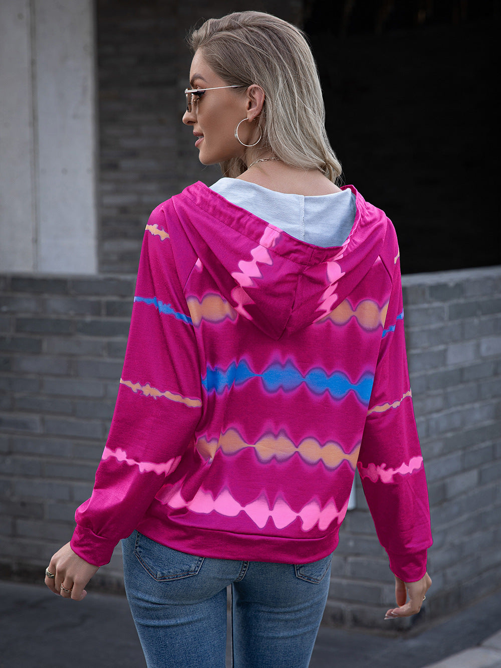 Kapuzenpullover mit Batikmuster und Raglan-Ärmeln