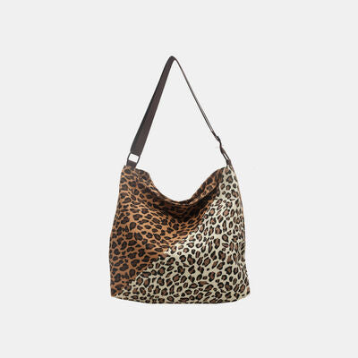 Bolso de hombro con correa ajustable en contraste de leopardo