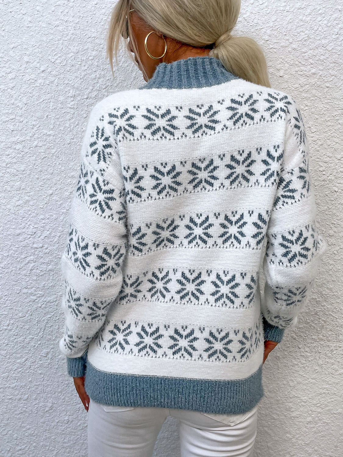 Rollkragenpullover mit Schneeflockenmuster