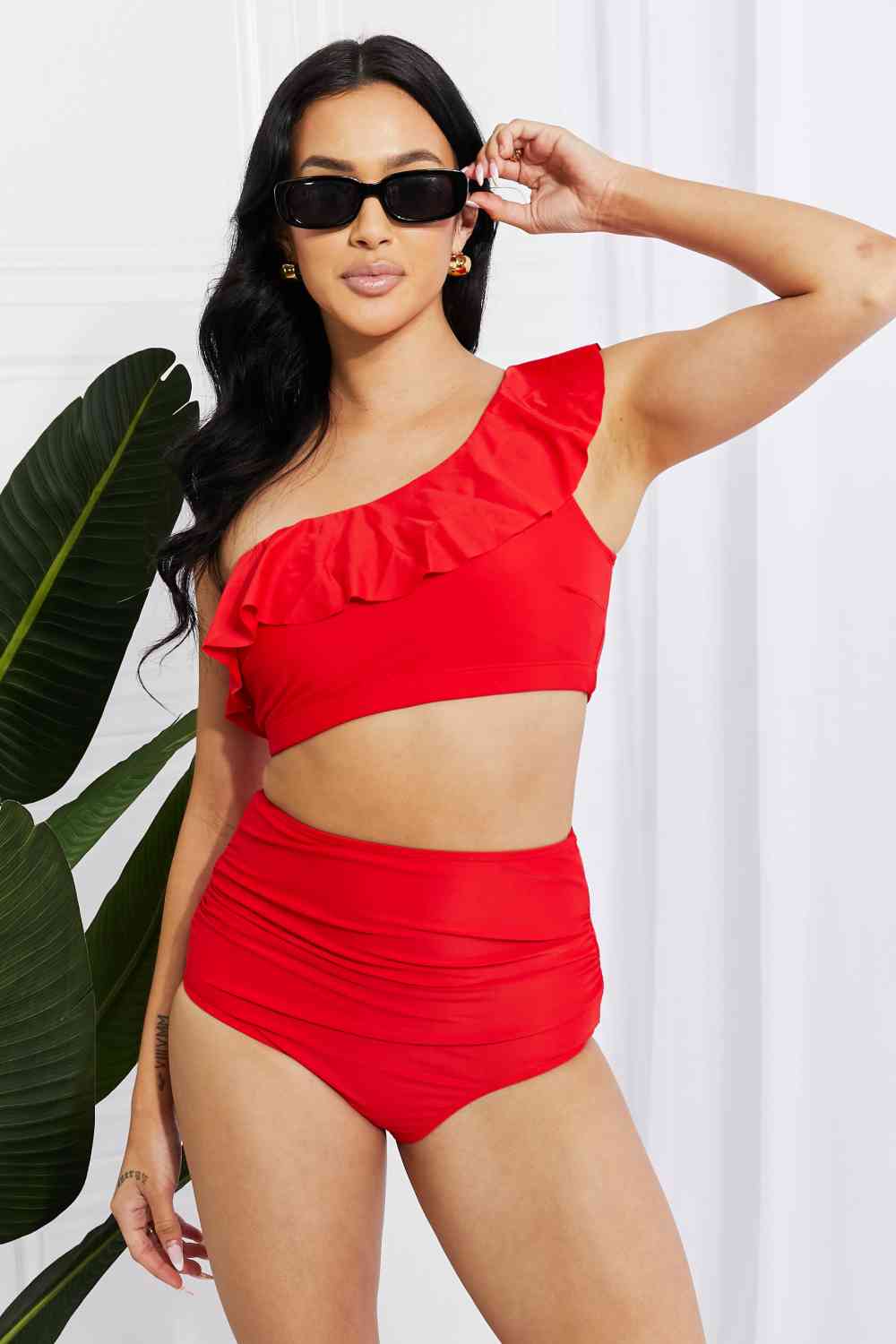 Marina West Swim – Seaside Romance – One-Shoulder-Bikini mit Rüschen in Rot