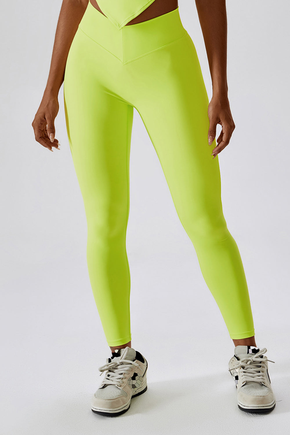 Sport-Leggings mit schmaler Passform und breiter Taillentasche auf der Rückseite