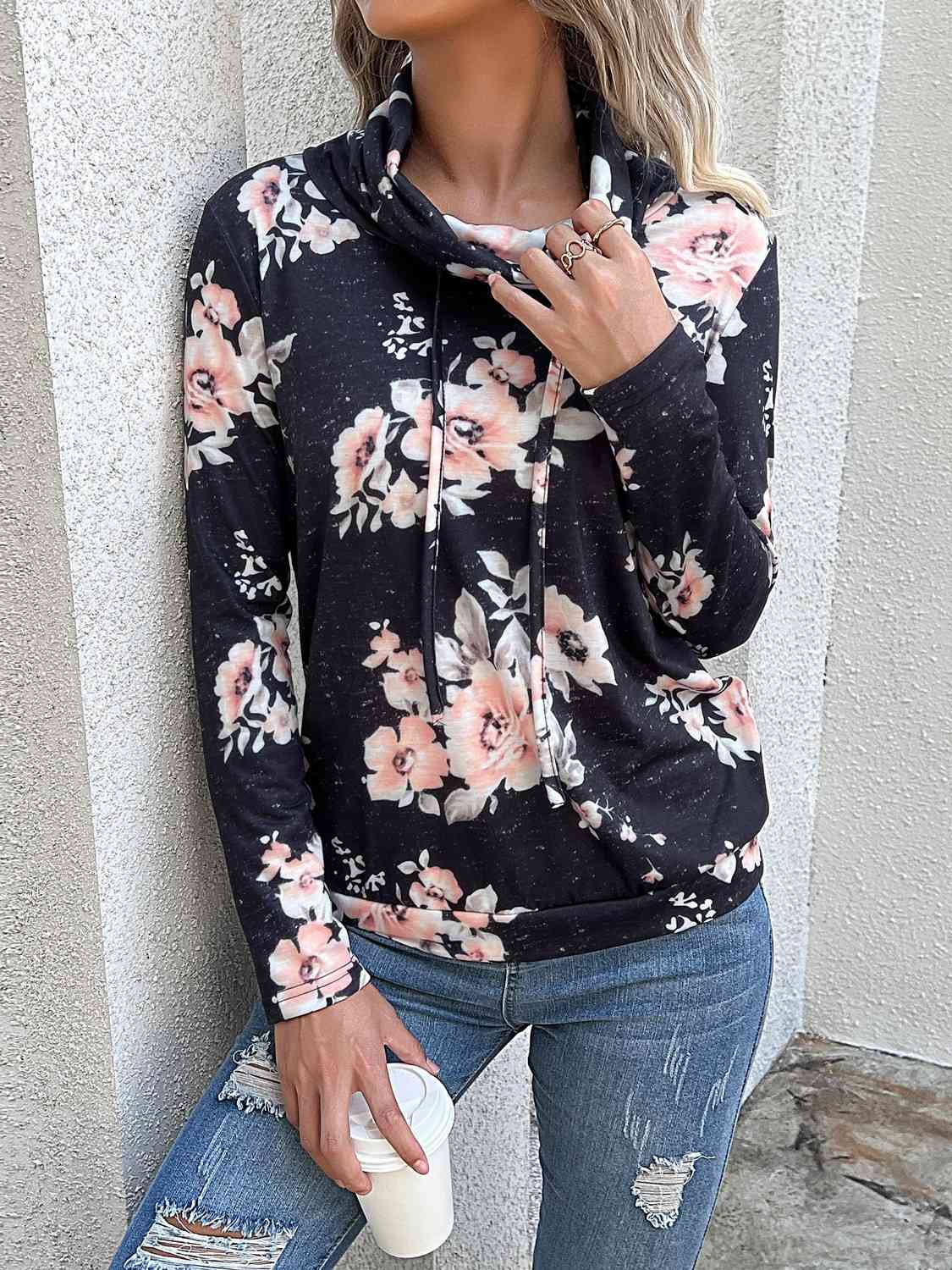 Sweatshirt mit Wasserfallausschnitt und Blumenmuster und Kordelzug