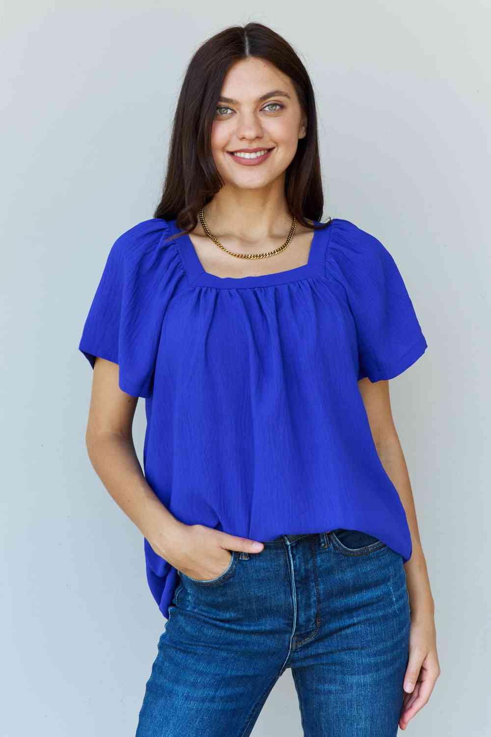 Ninexis – „Keep Me Close“ – Kurzärmlige Bluse mit eckigem Ausschnitt in Royalblau