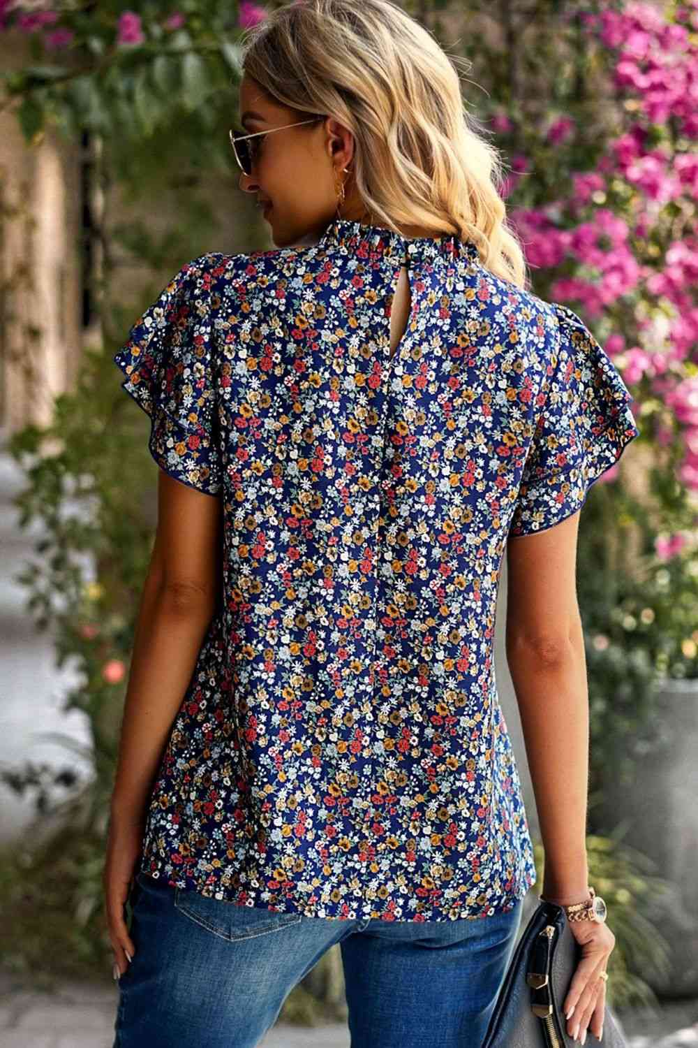 Bluse mit Blumenmuster, Rundhalsausschnitt, Flatterärmeln